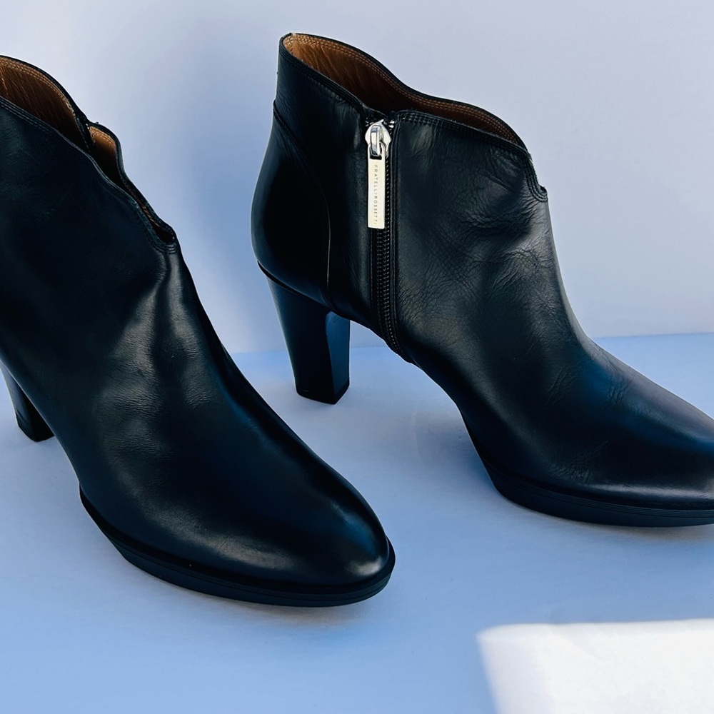 Fratelli Rossetti Sleek Black Ankle Booties